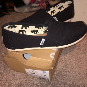 Toms shoes